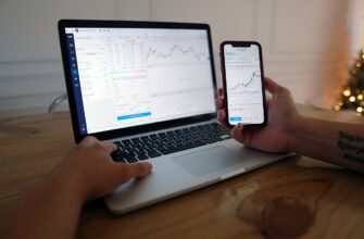 man, computer, stock trading